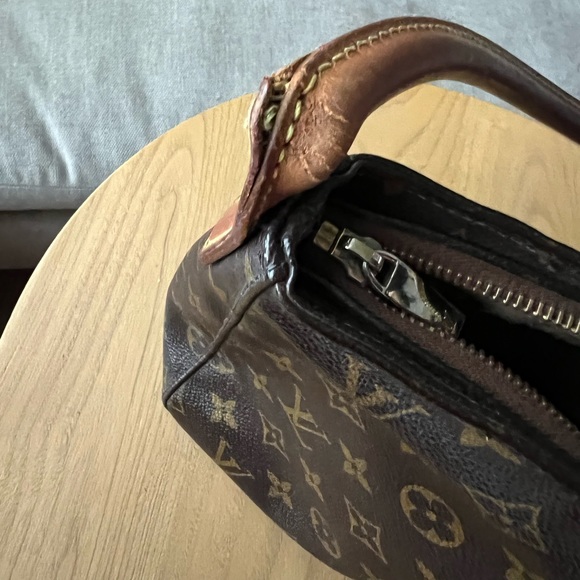 Authentic Louis Vuitton Monogram Looping MM shoulder bag - Picture 8 of 15